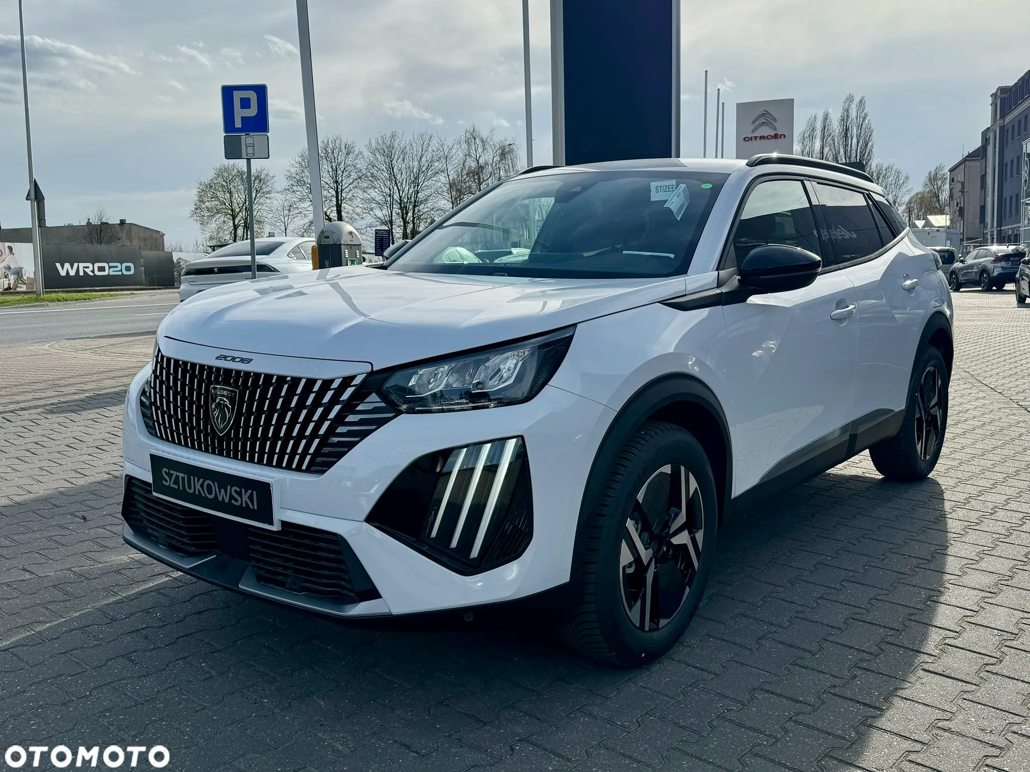 Peugeot 2008 e-2008 54kWh Allure - 4