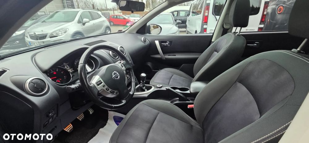 Nissan Qashqai 1.6 dCi 4 x 4 DPF Start/Stop tekna - 33