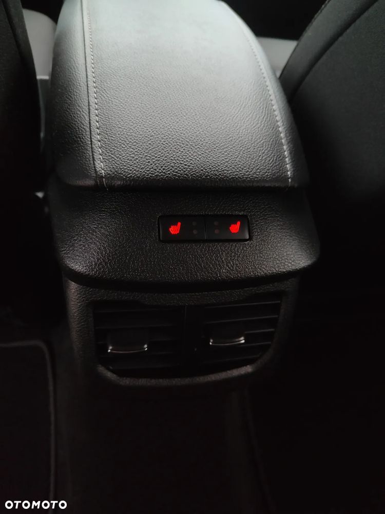 Ford Mondeo 2.0 TDCi Ambiente - 37