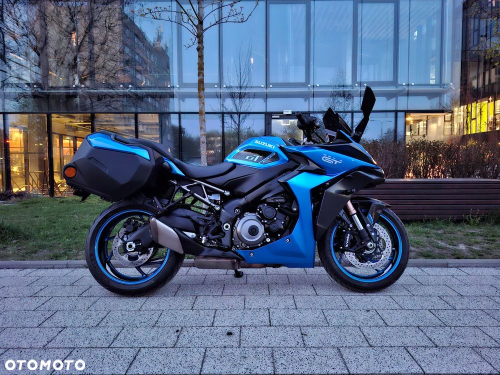 Suzuki GSX - 21