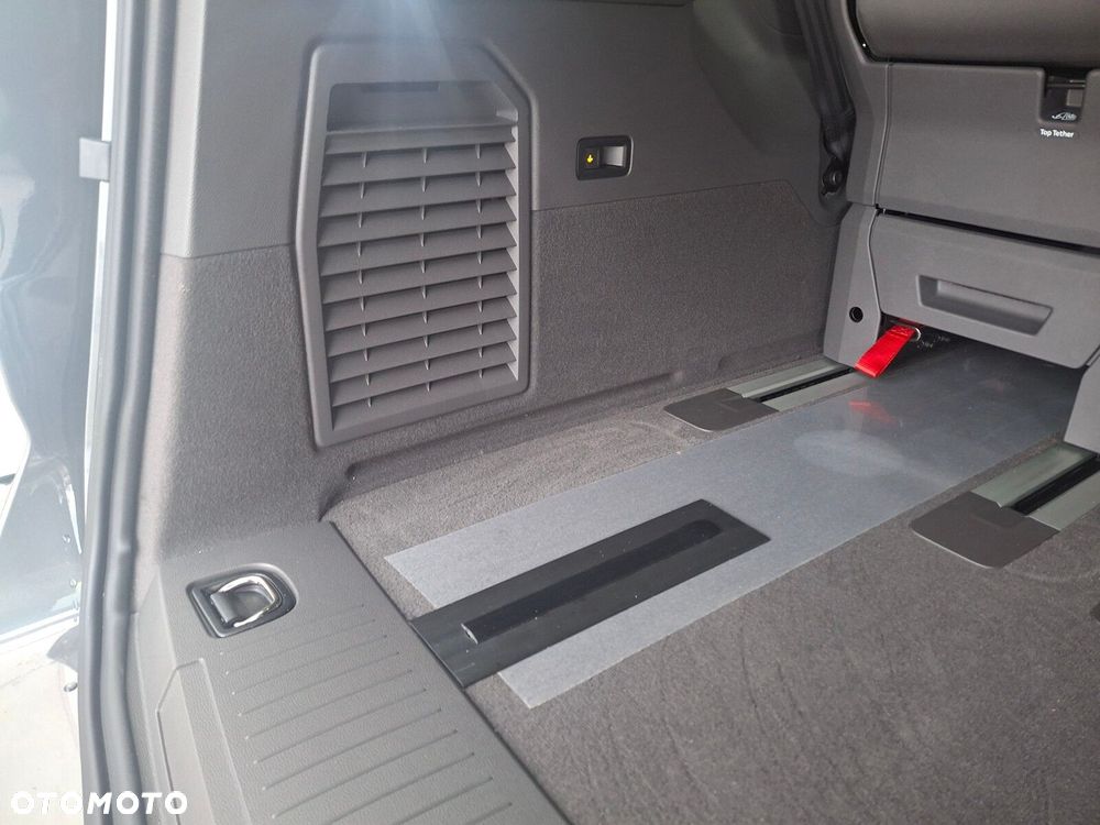 Volkswagen Multivan - 36