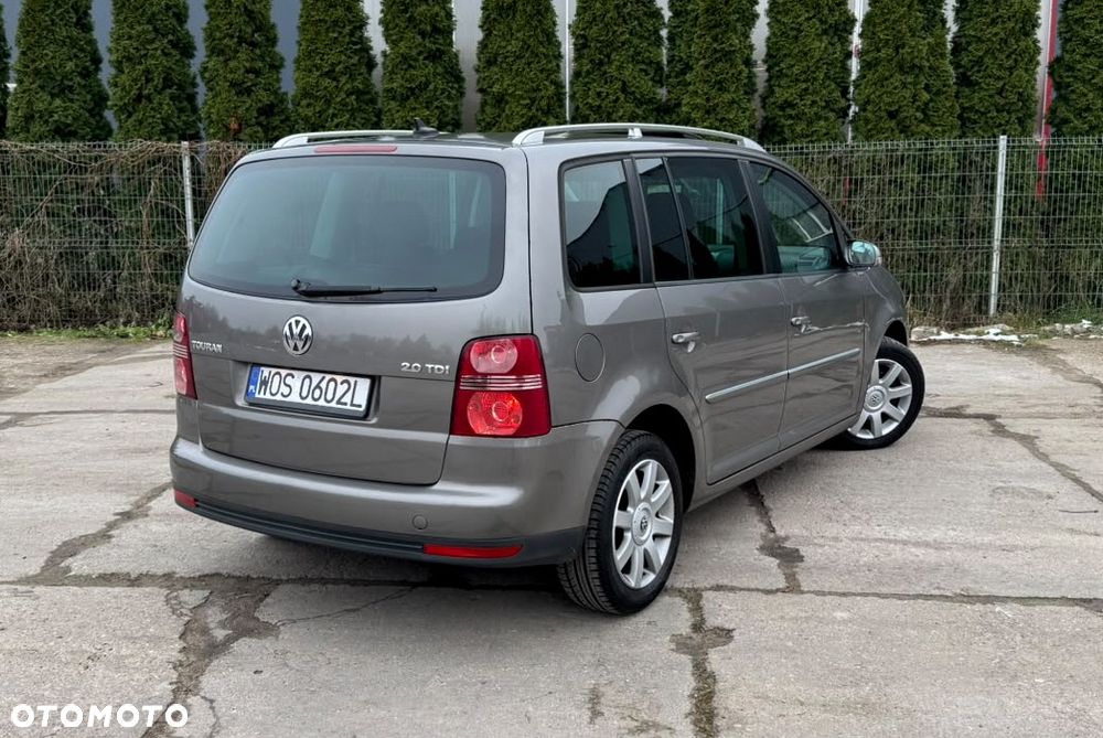 Volkswagen Touran 2.0 TDI Highline - 11