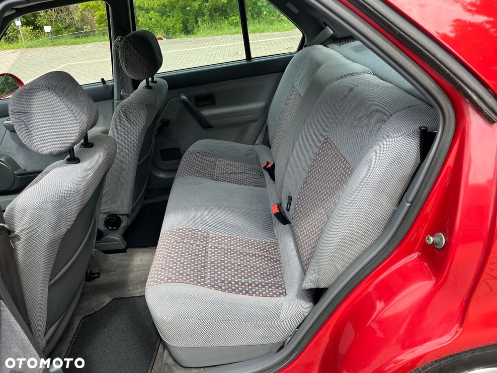 Renault 19 1.8 RN - 10