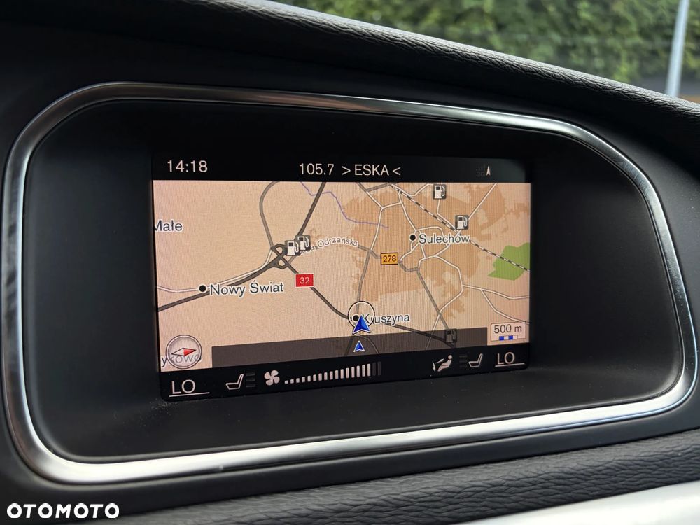 Volvo V40 D4 Geartronic Momentum - 27