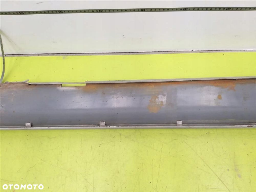 Listwa progowa ZEWNĘTRZNA lewa Dodge Magnum 2004-2008 SREBRNA - 9