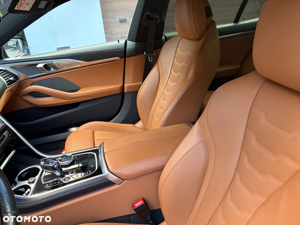 BMW Seria 8 - 11