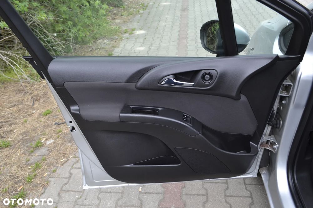 Opel Meriva 1.4 T Cosmo - 14