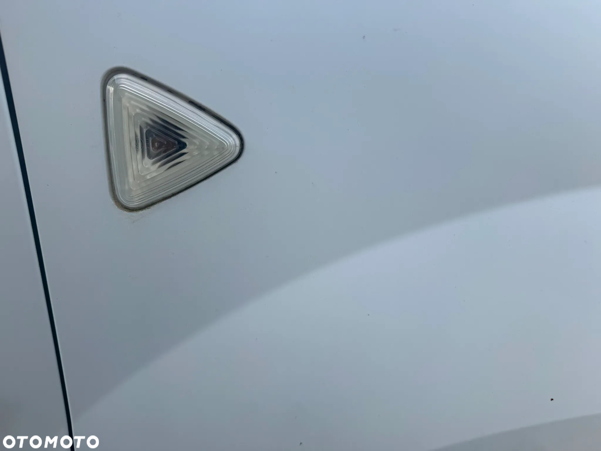 RENAULT KANGOO II BŁOTNIK PRAWY PRZEDNI PRZÓD 0389 - 5