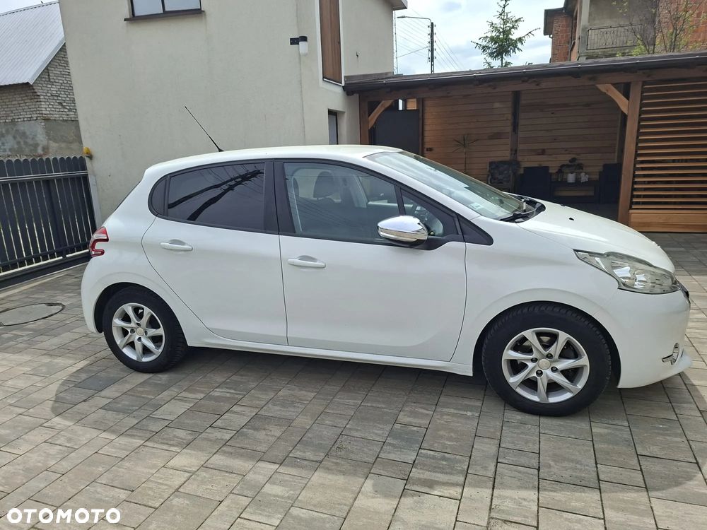 Peugeot 208 1.2 PureTech Allure - 2