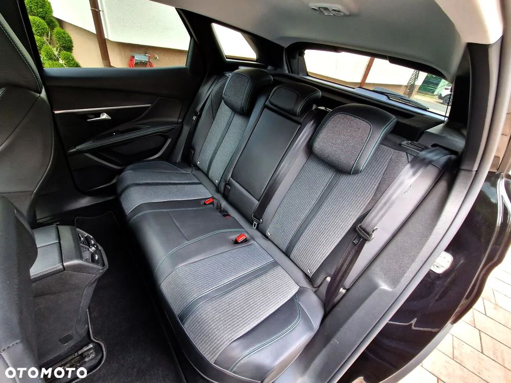 Peugeot 3008 225 e-EAT8 Allure Pack - 17
