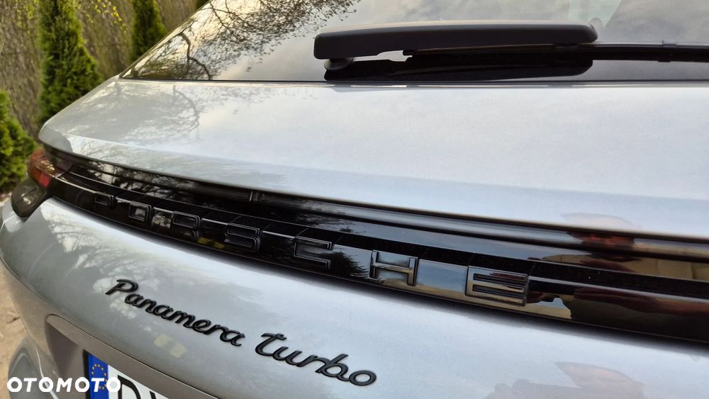 Porsche Panamera Turbo GPF - 12