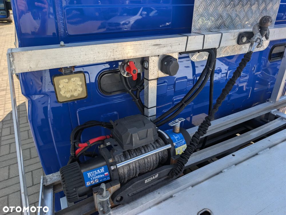 MAN TGE 3.180 Volkswagen Crafter 7 osób Autolaweta Dubel kabina - 16