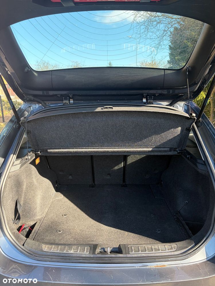 BMW X1 sDrive18d xLine - 28