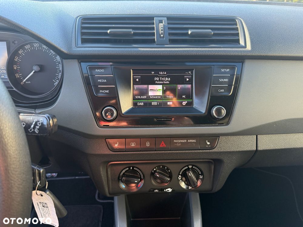 Skoda Fabia 1.0 MPI Cool Edition Red & Grey - 17