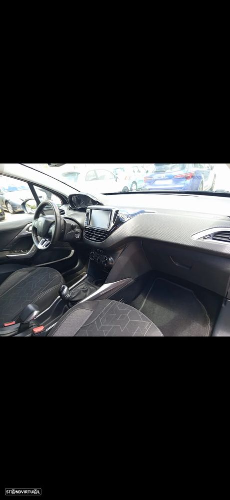 Peugeot 2008 1.6 BlueHDi Style - 29