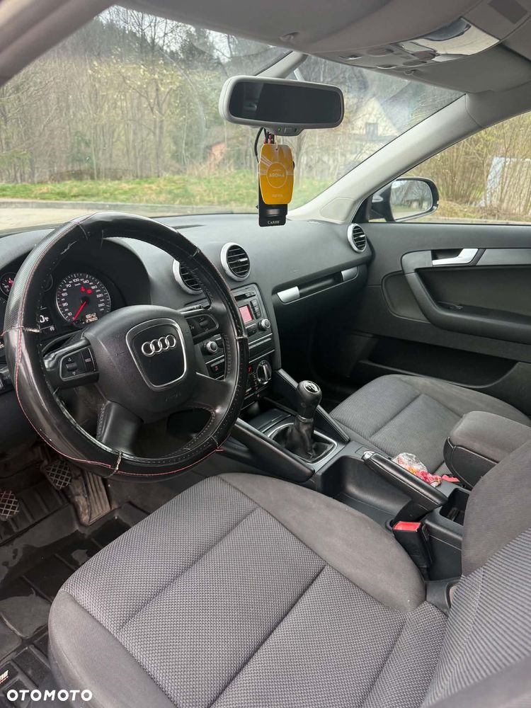 Audi A3 Sportback 1.6 TDI DPF Ambiente - 5