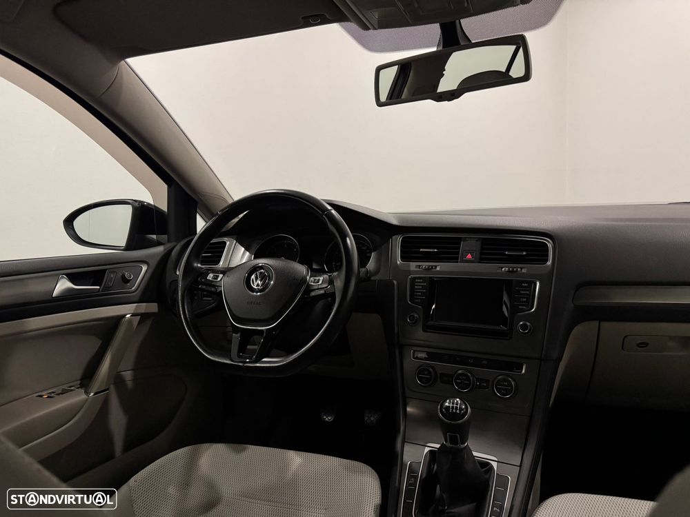 VW Golf 2.0 TDI Confortline - 27