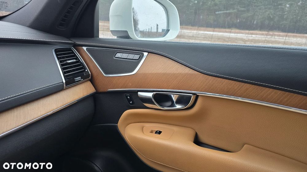 Volvo XC 90 D5 SCR AWD Inscription 7os - 23
