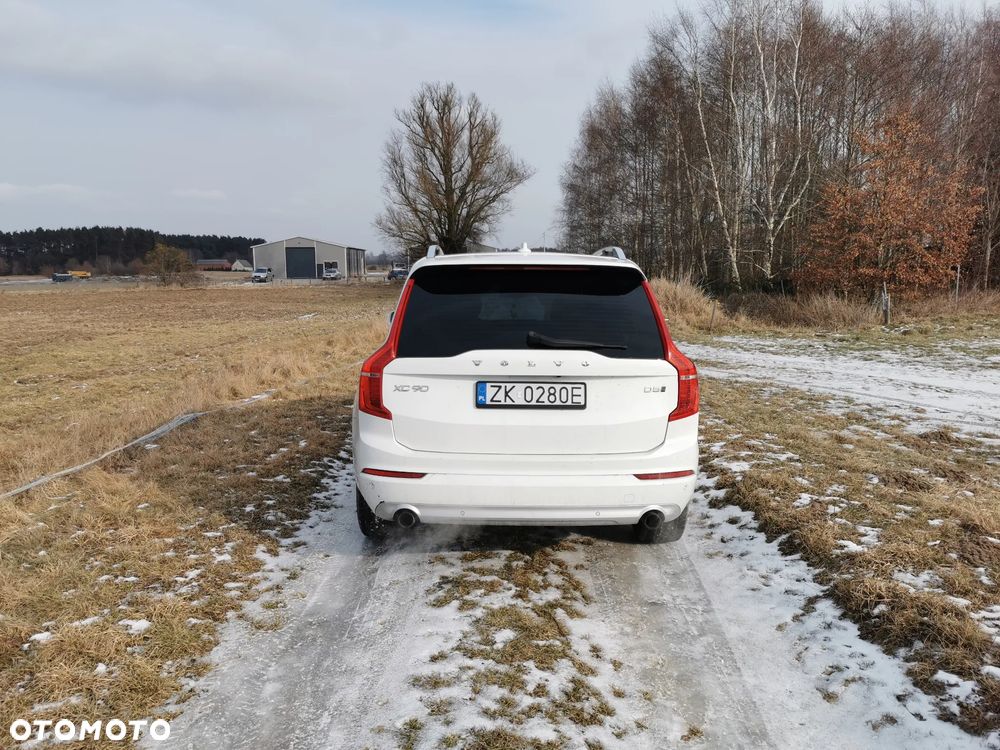 Volvo XC 90 D5 AWD Momentum - 3