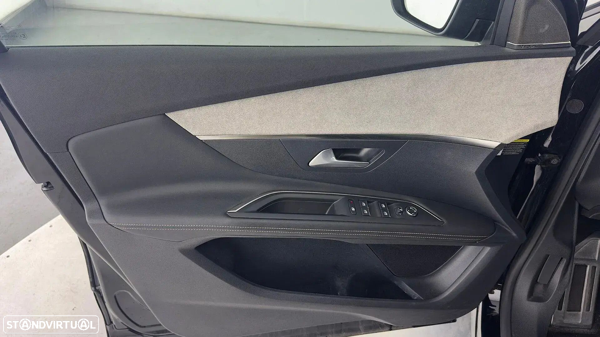 Peugeot 3008 1.6 Hybrid GT e-EAT8 - 25