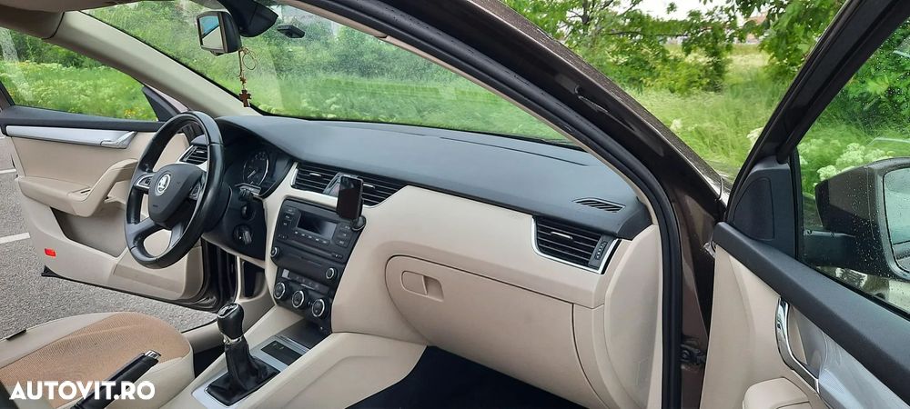 Skoda Octavia 1.6 TDI ELEGANCE - 7