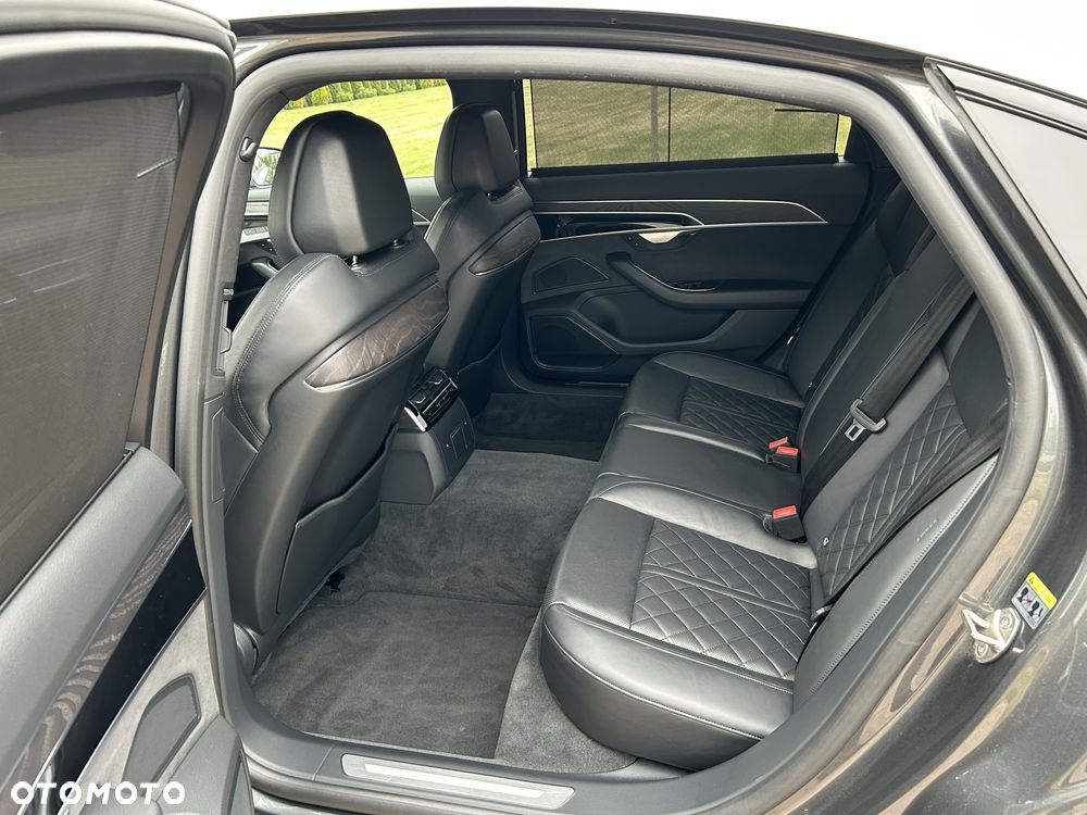 Audi A8 - 7