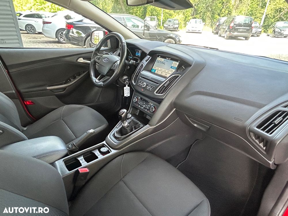 Ford Focus - 8