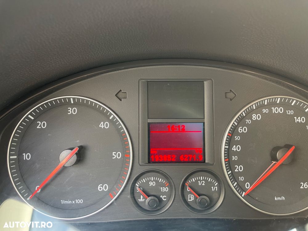 Volkswagen Jetta 1.9 TDI Comfortline - 14