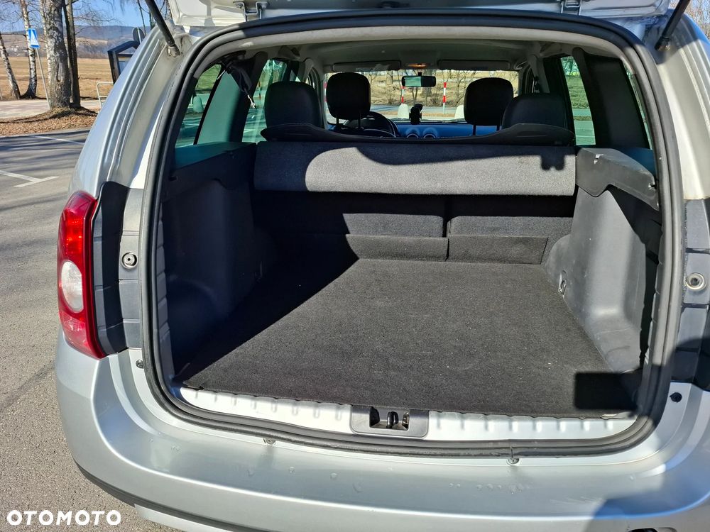 Dacia Duster 1.6 16V 105 4x4 Laureate - 11