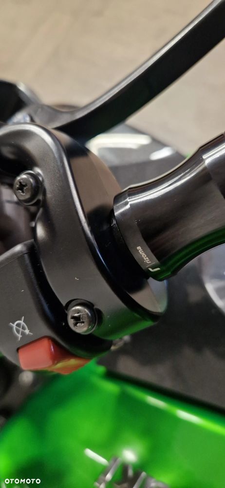 Kawasaki Ninja 1000 SX - 12