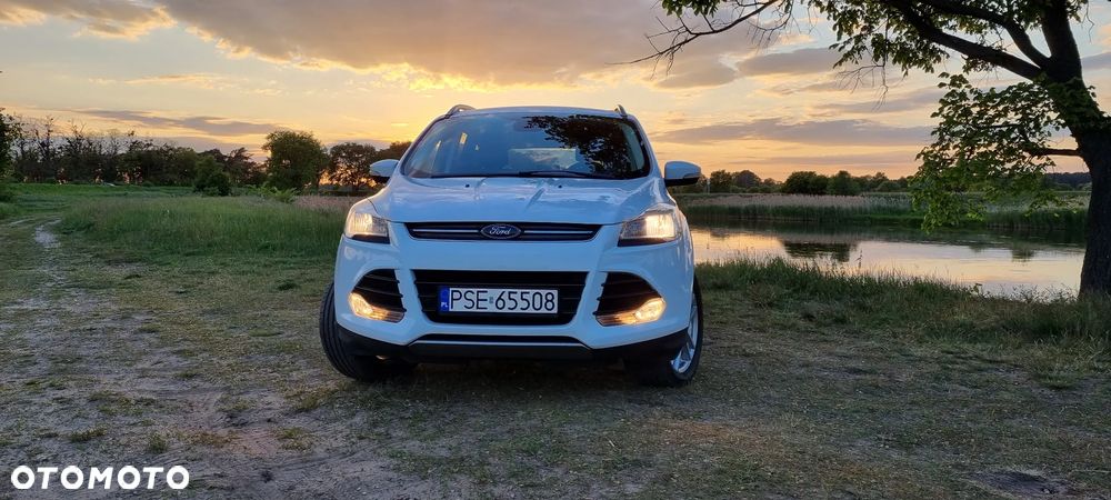 Ford Kuga 1.5 EcoBoost 2x4 Titanium - 3