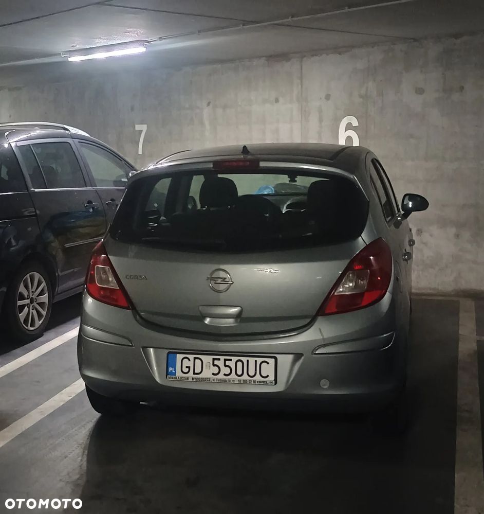 Opel Corsa 1.2 16V Essentia - 9