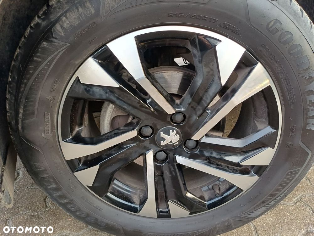 Peugeot 2008 1.2 PureTech Allure Pack S&S EAT8 - 9