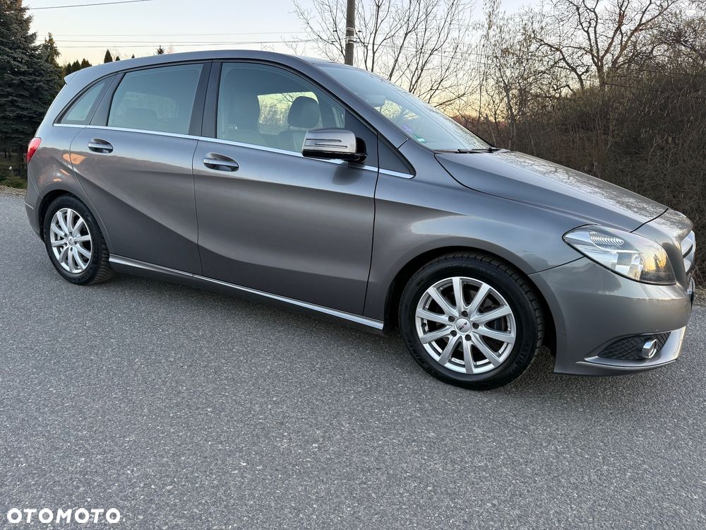 Mercedes-Benz Klasa B 180 BlueEFFICIENCY Edition - 17