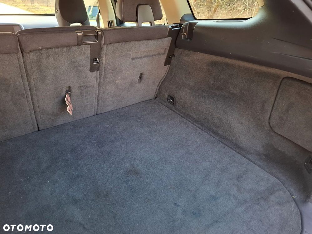 Volvo XC 60 3.2 AWD RDesign - 22