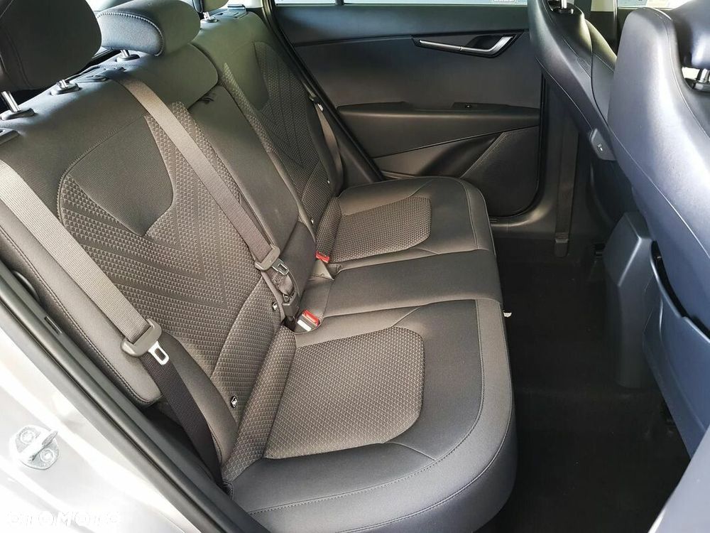 Kia Niro 1.6 GDI Hybrid M - 15