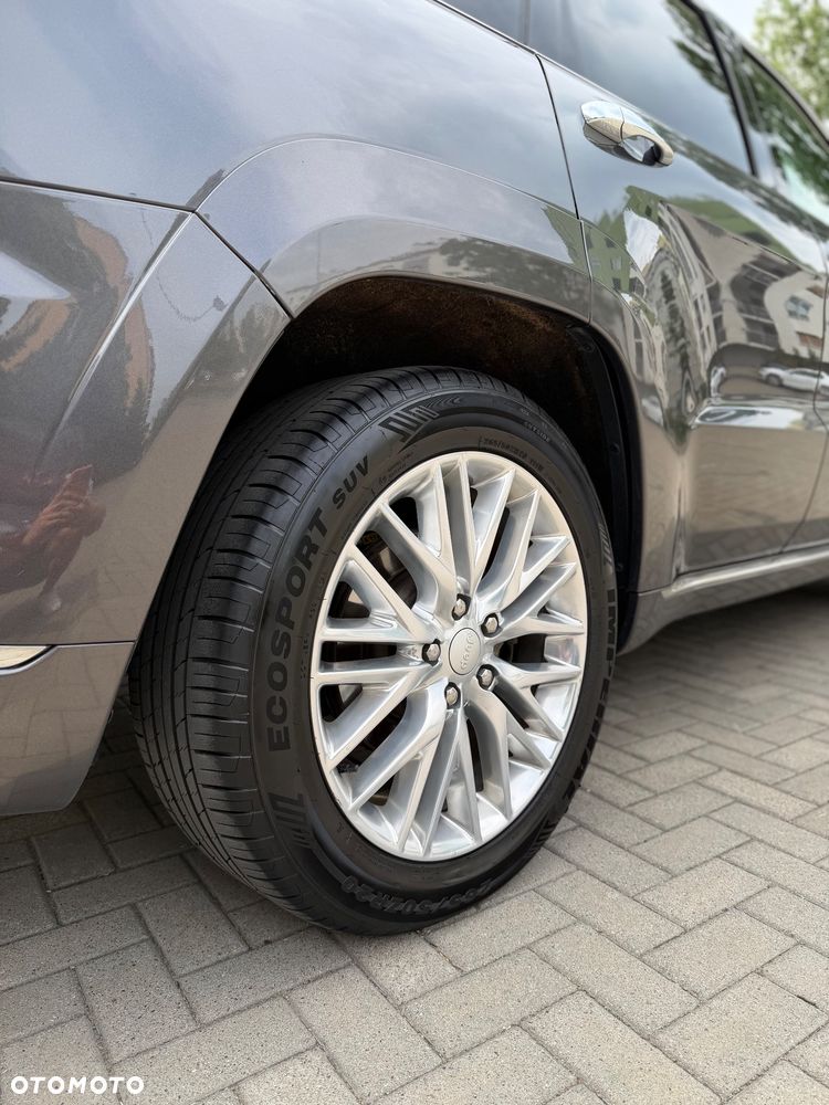 Jeep Grand Cherokee - 21