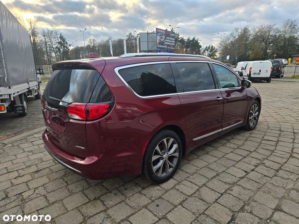 Chrysler Pacifica - 6