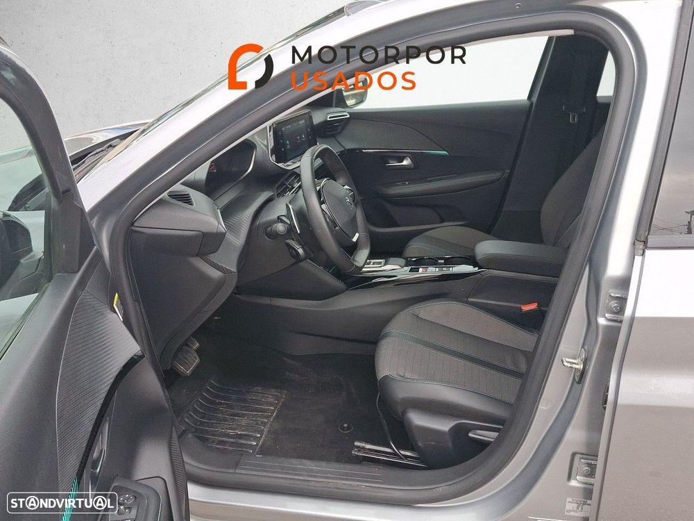 Peugeot 208 1.2 PureTech Allure EAT8 - 8