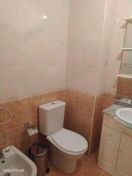 Apartamento T2 junto Igreja S J Madeira - Grande imagem: 4/10