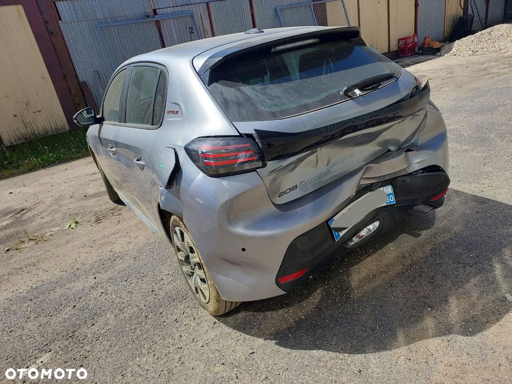 Peugeot 208 PureTech 100 Business - 4