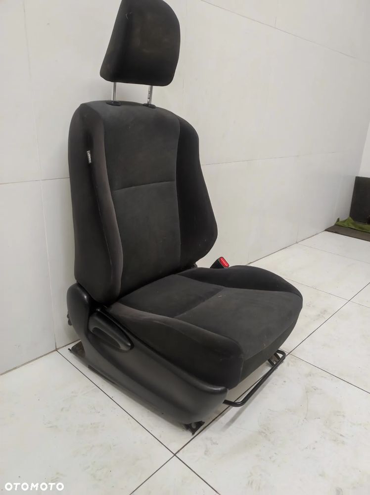 Fotel pasażera prawy przód grzany EU Toyota Land Cruiser 150 J15 lift - 3
