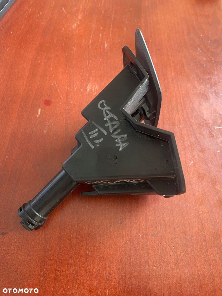 SKODA OCTAVIA III 3 SPRYSKIWACZ LAMPY PRAWY MOCOWANIE SPRYSKIWACZA 5E080759 - 3