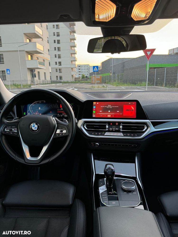 BMW Seria 3 320i xDrive Aut. Sport Line - 13