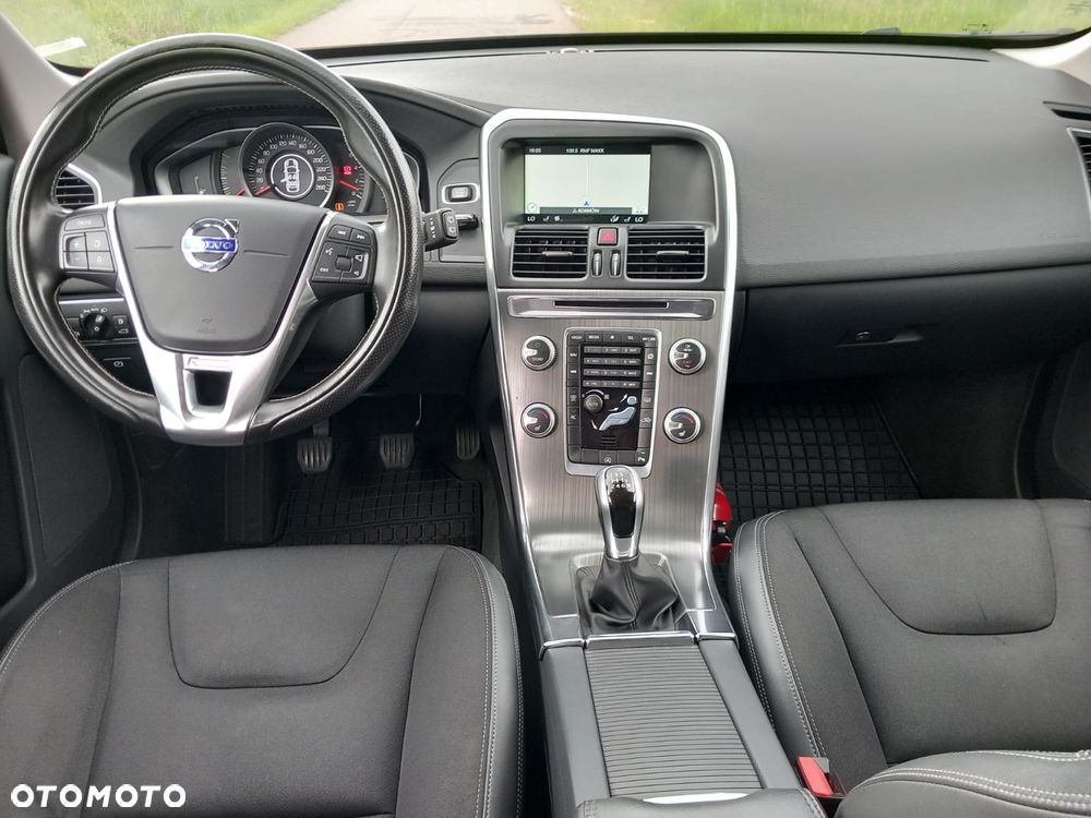 Volvo XC 60 D3 Momentum - 9