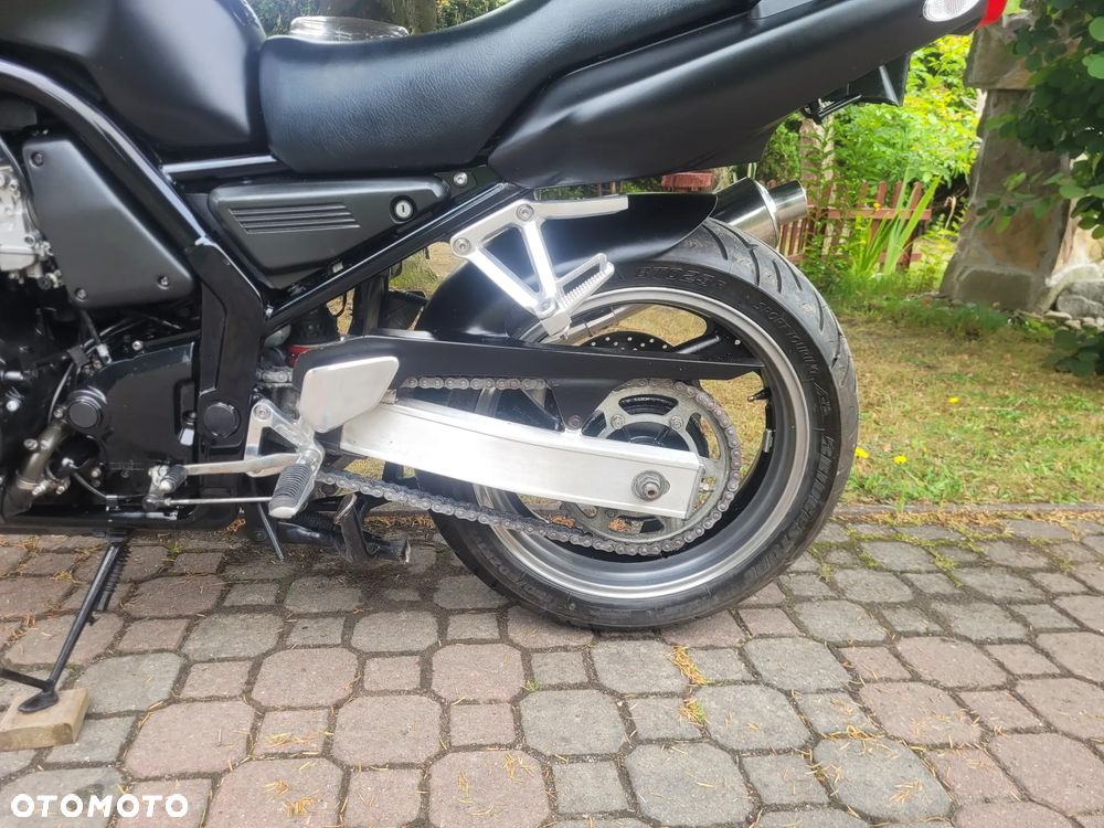 Yamaha FZS - 9