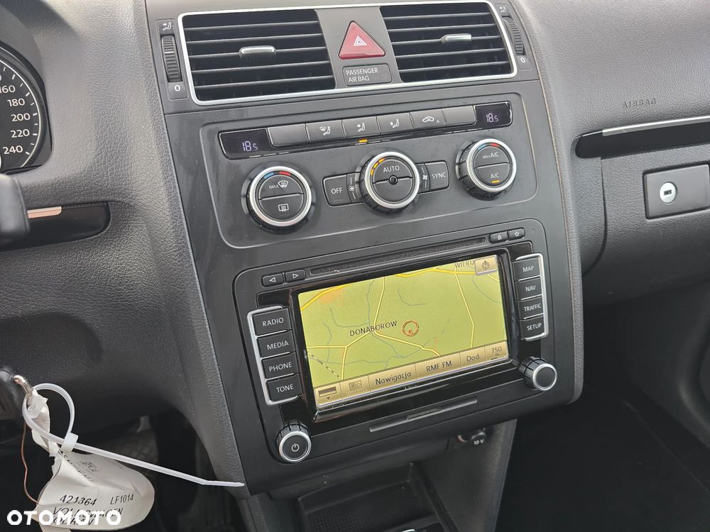 Volkswagen Touran 2.0 TDI DPF DSG Highline - 19