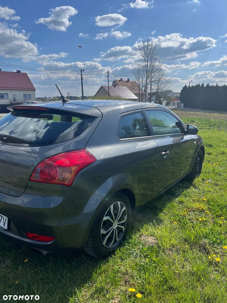 Kia Ceed 1.4 Comfort + - 5