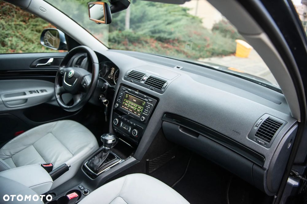 Skoda Octavia 1.8 TSI DSG Laurin & Klement - 27