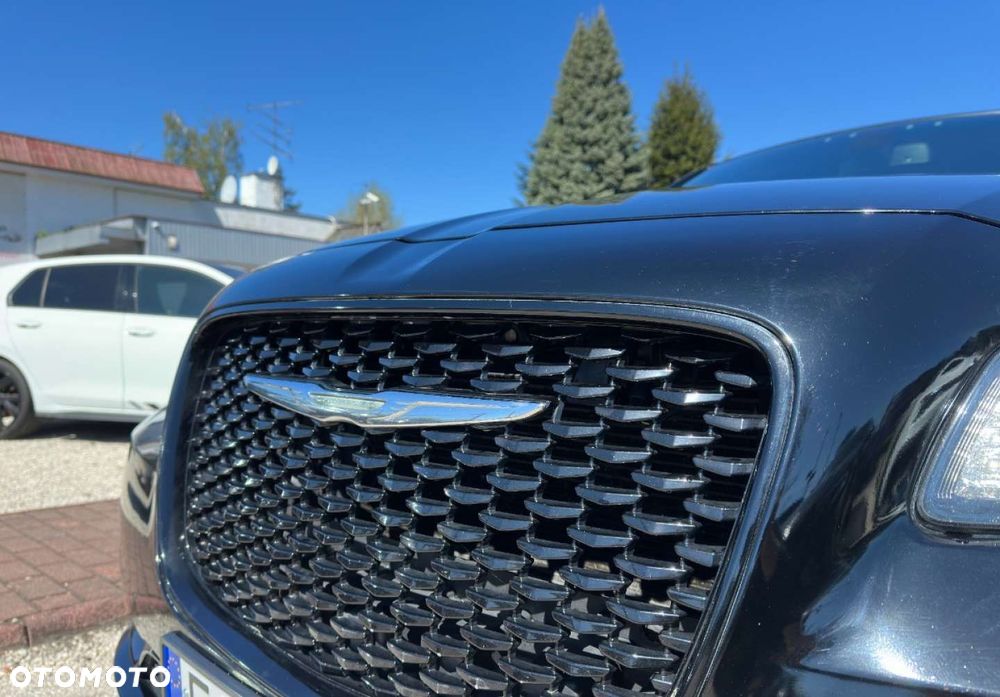 Chrysler 300s - 10